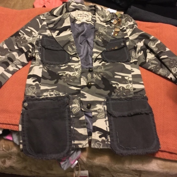 UNIQUE camo fashion Jacket from Paris. Size medium - Picture 1 of 2